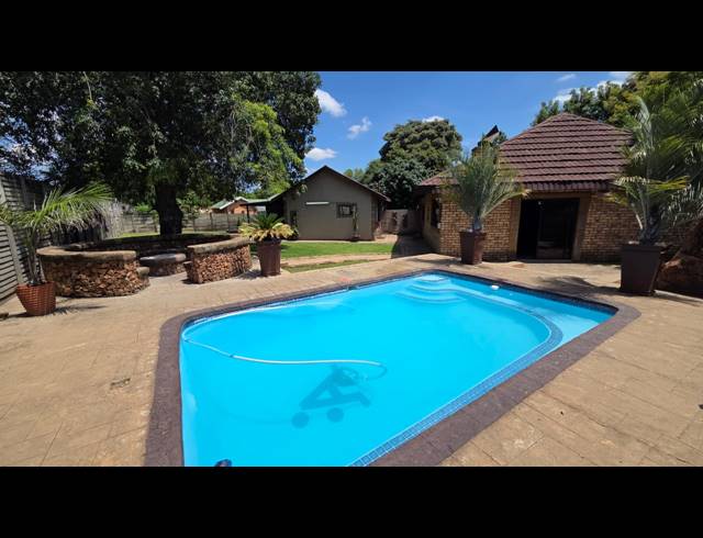 3 BEDROOM FREEHOLD FOR SALE IN PROTEA PARK